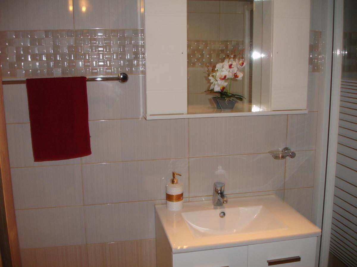 Love Holiday Suite 2 Tris Elies Exterior foto