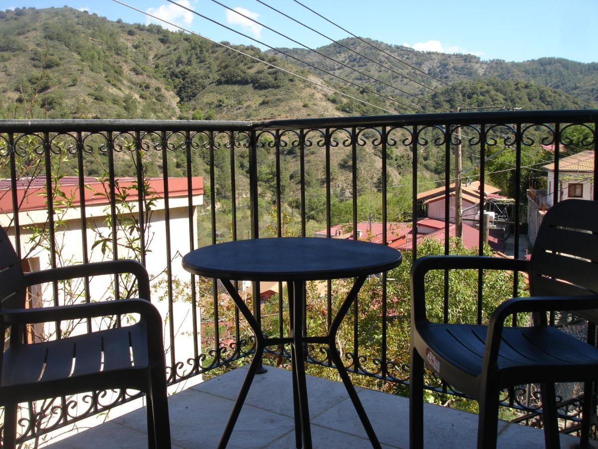 Love Holiday Suite 2 Tris Elies Exterior foto