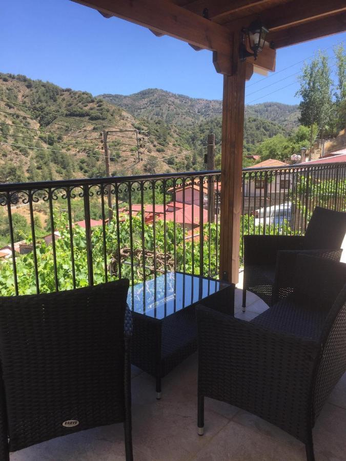 Love Holiday Suite 2 Tris Elies Exterior foto