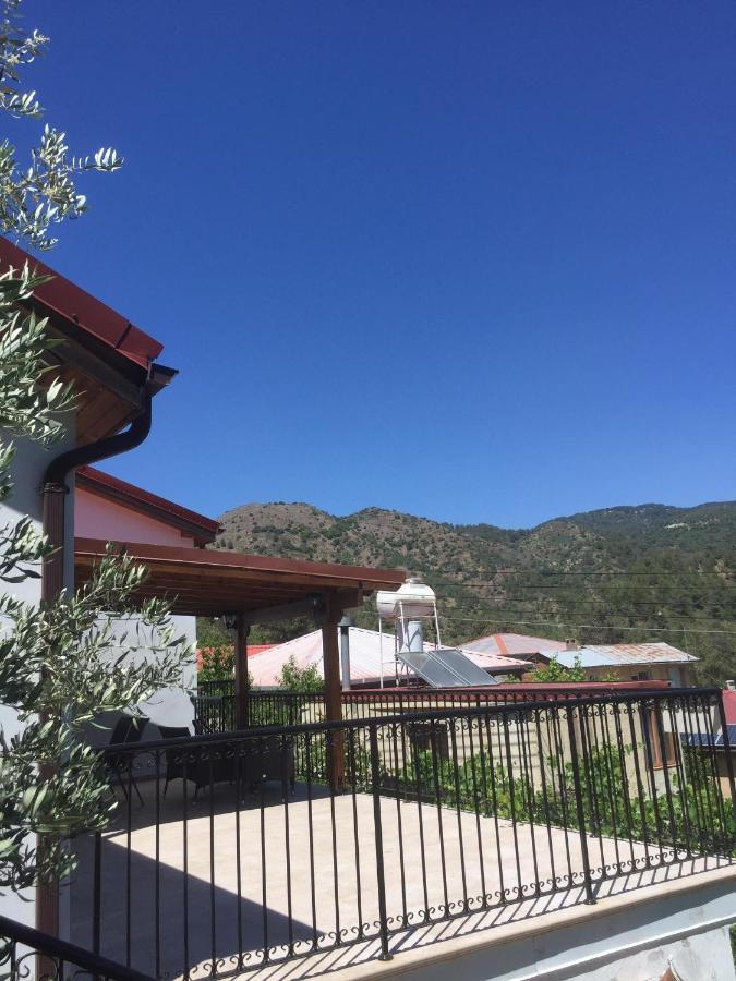 Love Holiday Suite 2 Tris Elies Exterior foto
